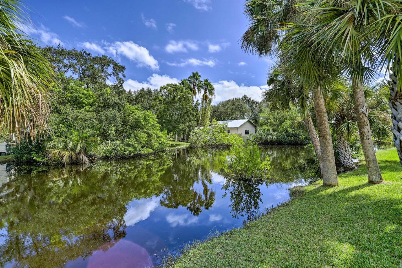 Merritt Island Home Fire Pit And Canal Access! Eksteriør bilde